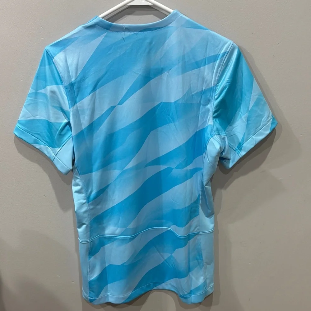 Women’s Nike Blue Patterned Athletic Shirt